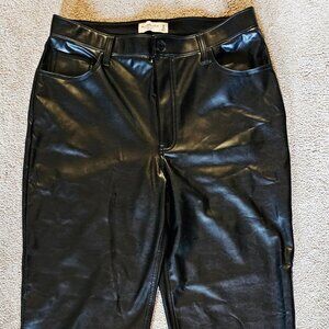 ABERCROMBIE & FITCH Curve Love 90s Relaxed High Rise Vegan Leather Pants 32/14L